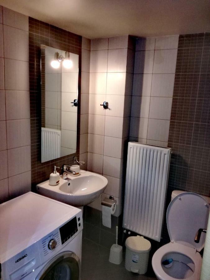 Spacious And Modern Downtown Apartment Ираклио Екстериор снимка